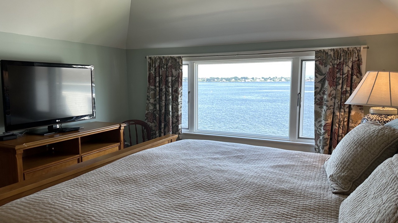 Photo of Bedroom in Mid-Coast and Islands
