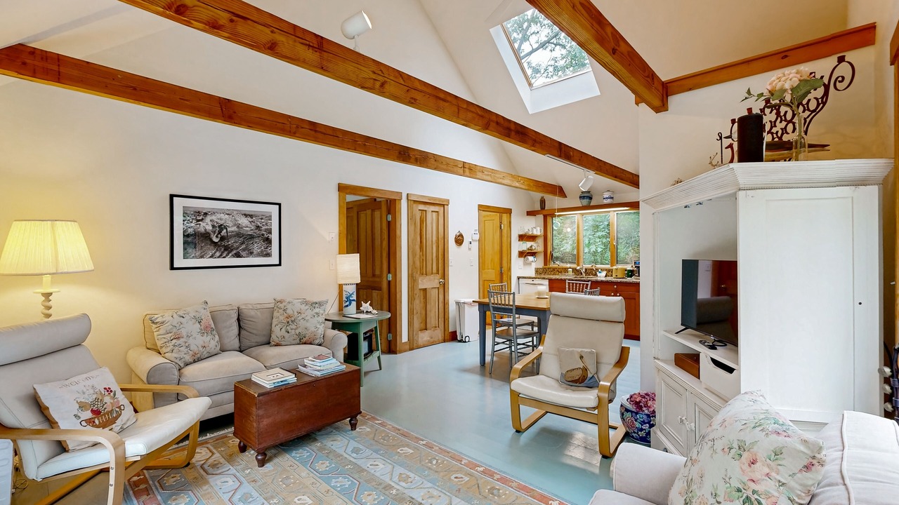 Photo of Livingroom in Chilmark