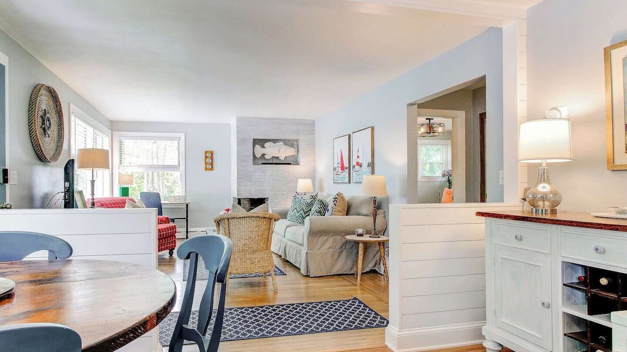 Photo of Livingroom in Newport East