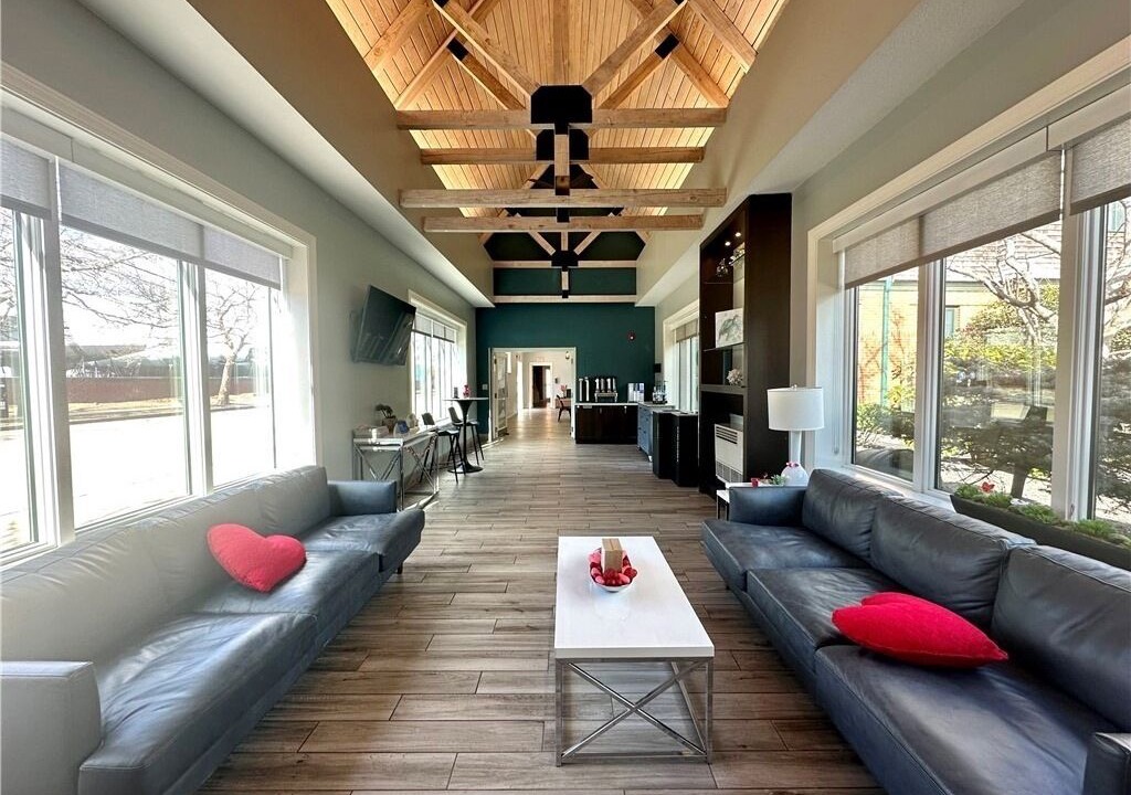 Photo of Livingroom in The Point