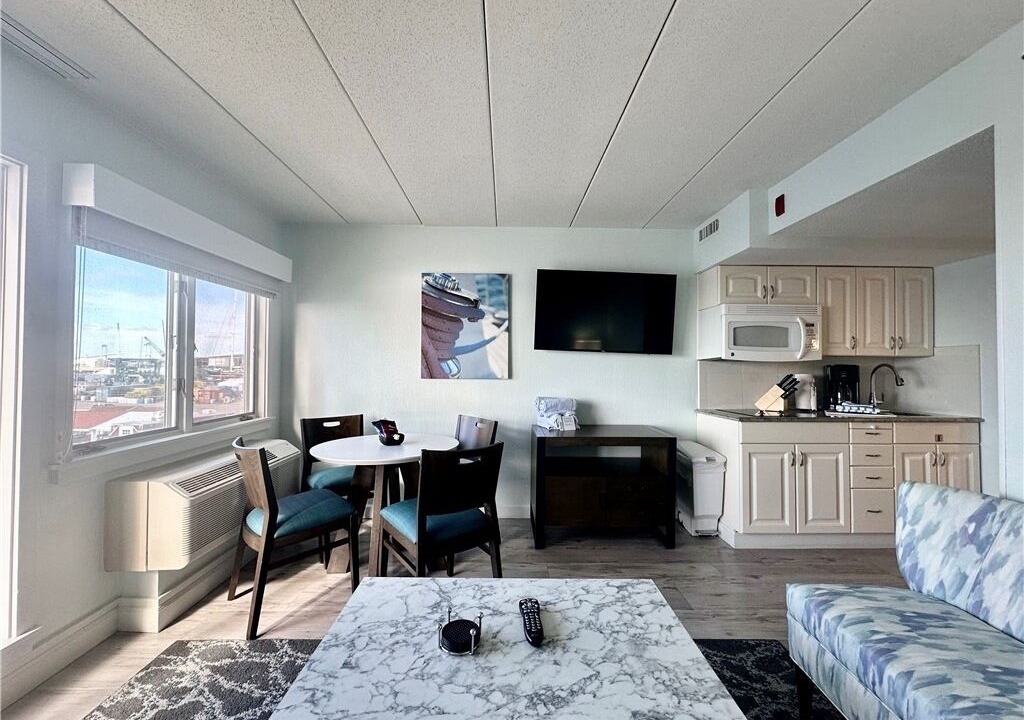Photo of Livingroom in The Point
