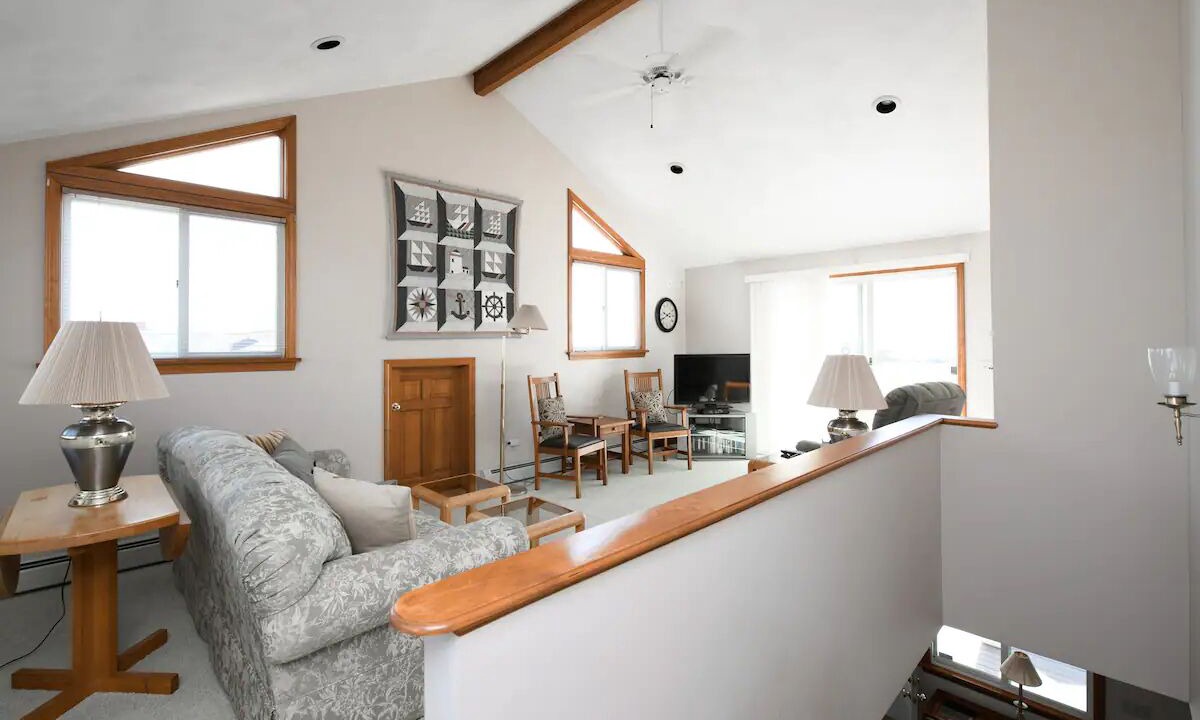 Photo of Livingroom in Eastward Look