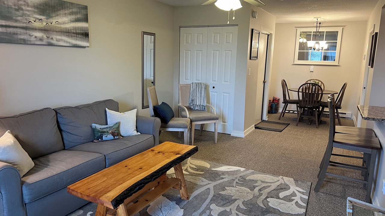 Photo of Livingroom in Weirs Beach