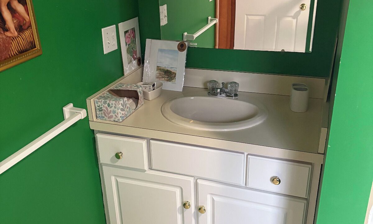 Photo of Bathroom in Hatchville