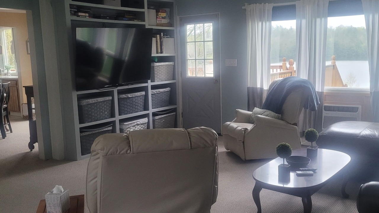 Photo of Livingroom in Guilford