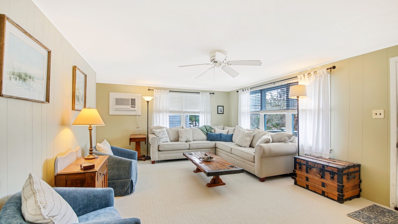 Photo of Livingroom in Loveladies