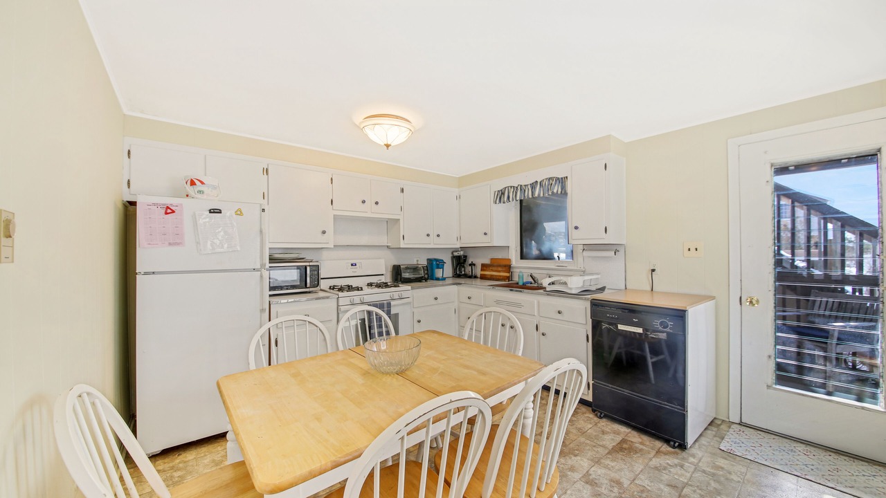 Photo of Kitchen in Loveladies