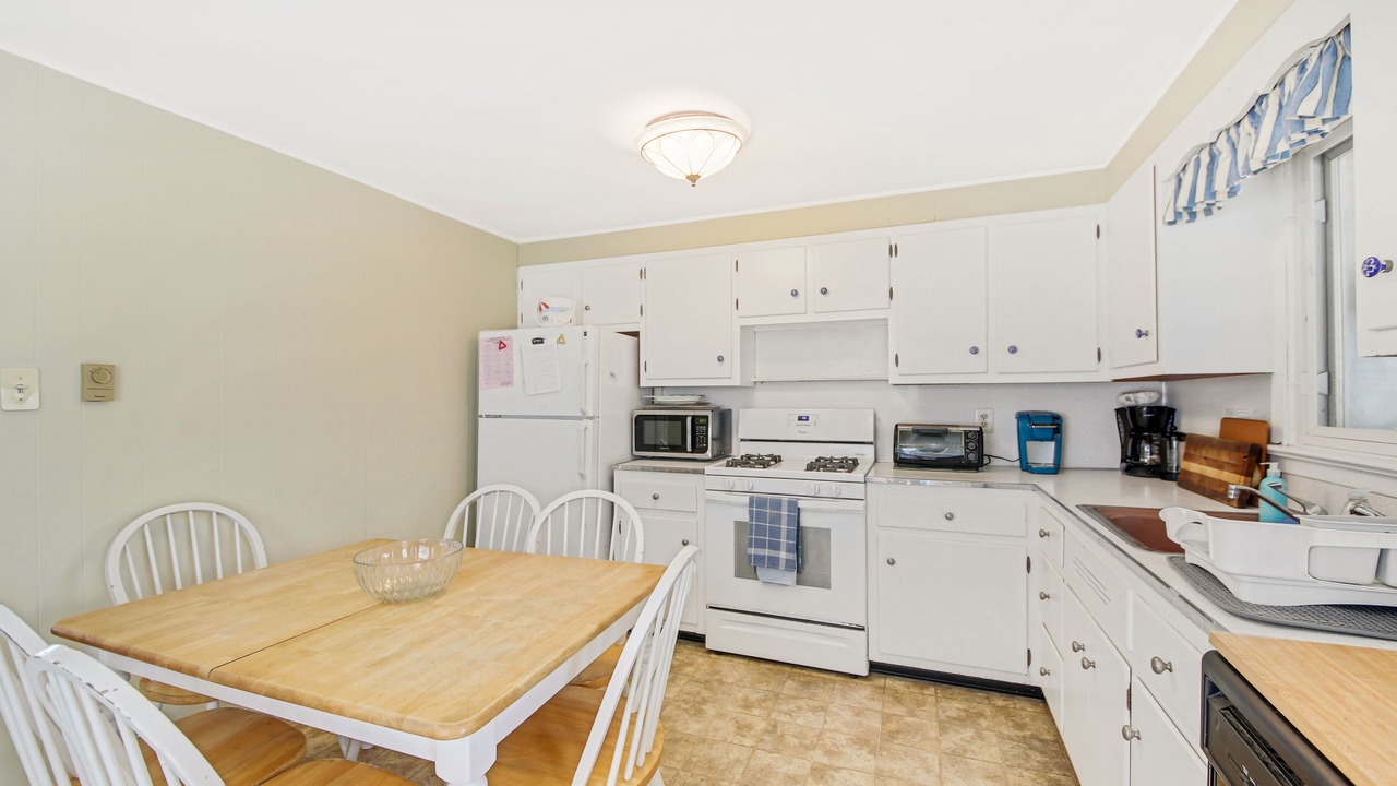 Photo of Kitchen in Loveladies