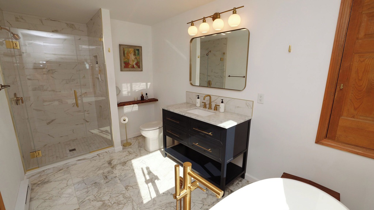 Photo of Bathroom in Niantic