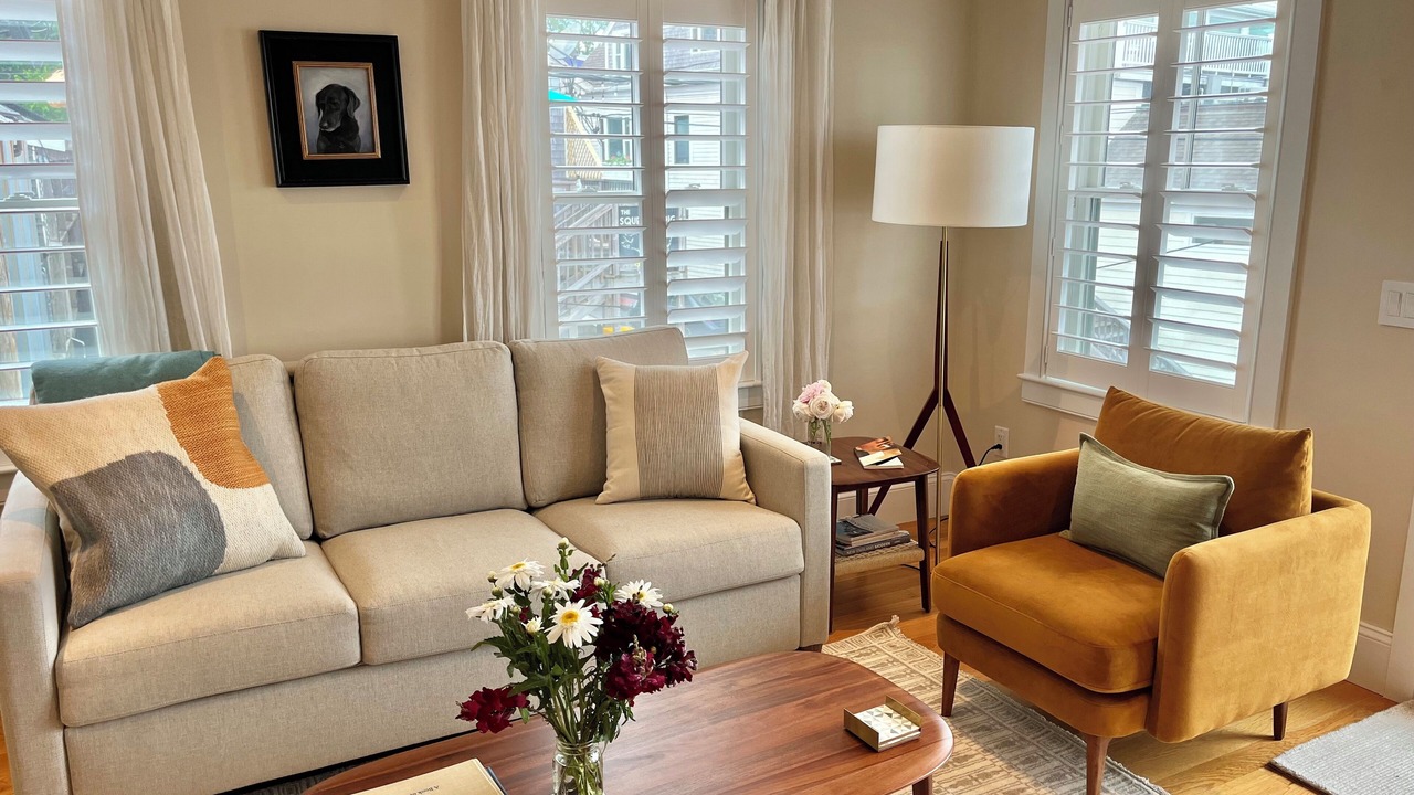Photo of Livingroom in Commercial Street