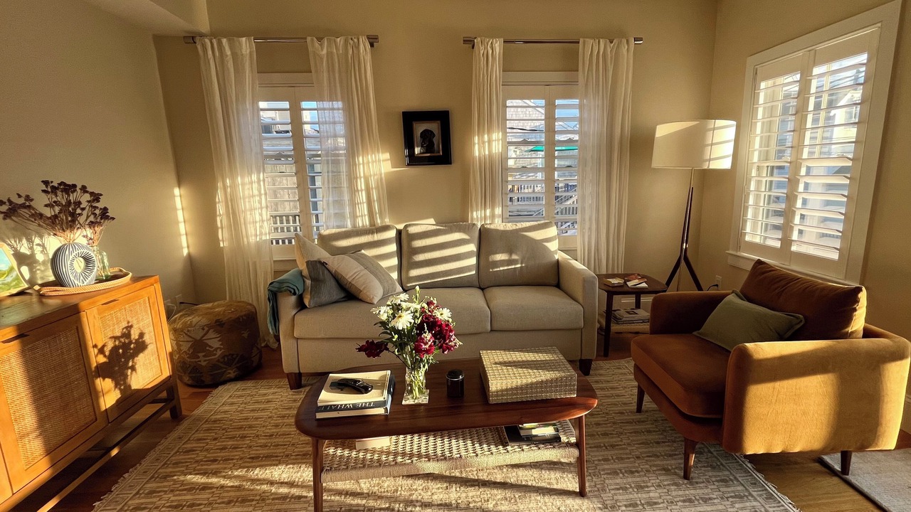 Photo of Livingroom in Commercial Street