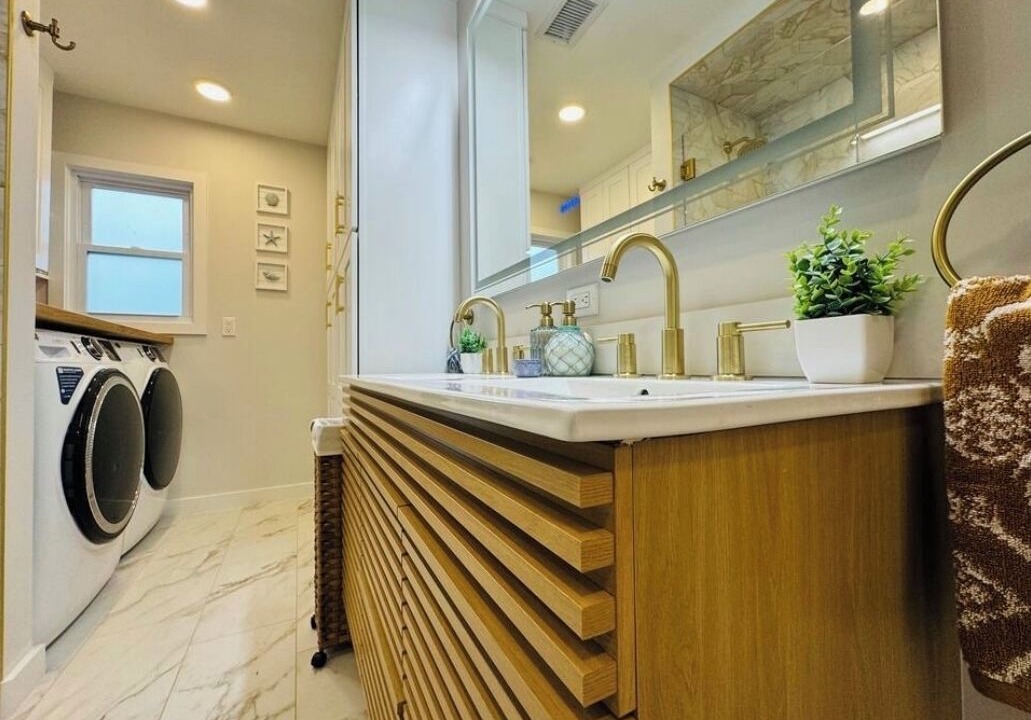 Photo of Bathroom in Cove - East Side - Shippan