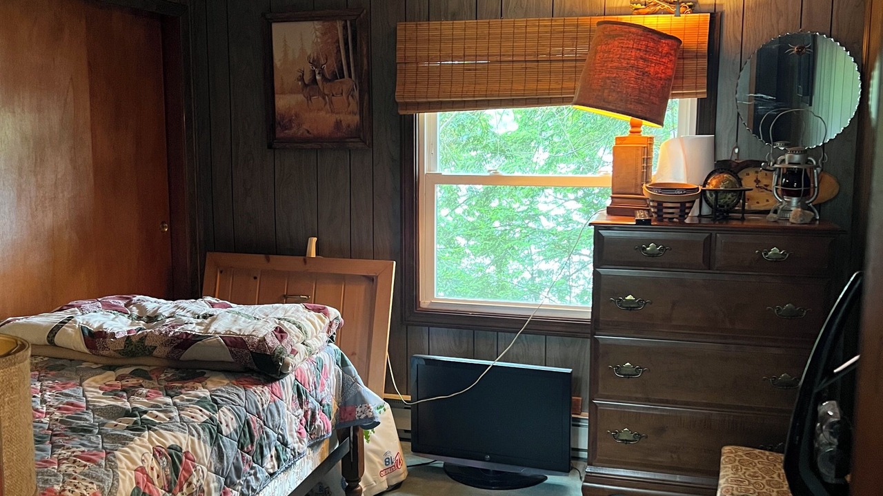Photo of Bedroom in Raymond