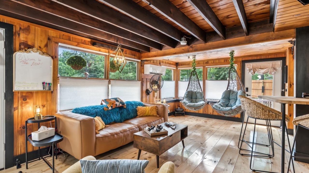 Photo of Livingroom in West Newfield