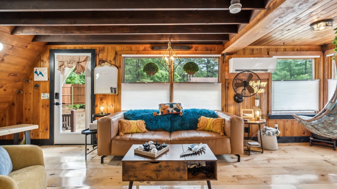 Photo of Livingroom in West Newfield