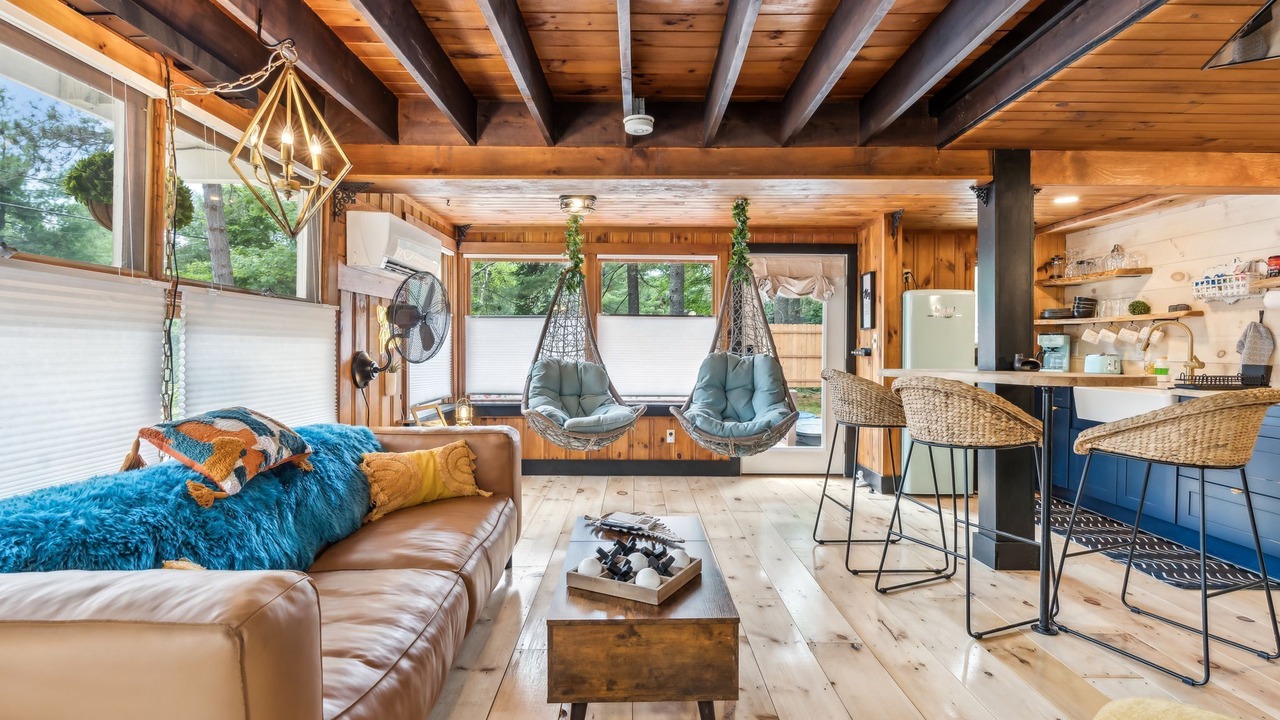 Photo of Livingroom in West Newfield
