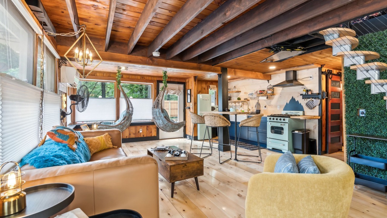 Photo of Livingroom in West Newfield