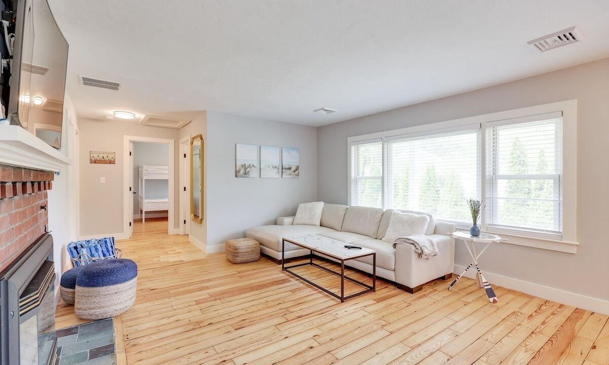 Photo of Livingroom in Hyannis