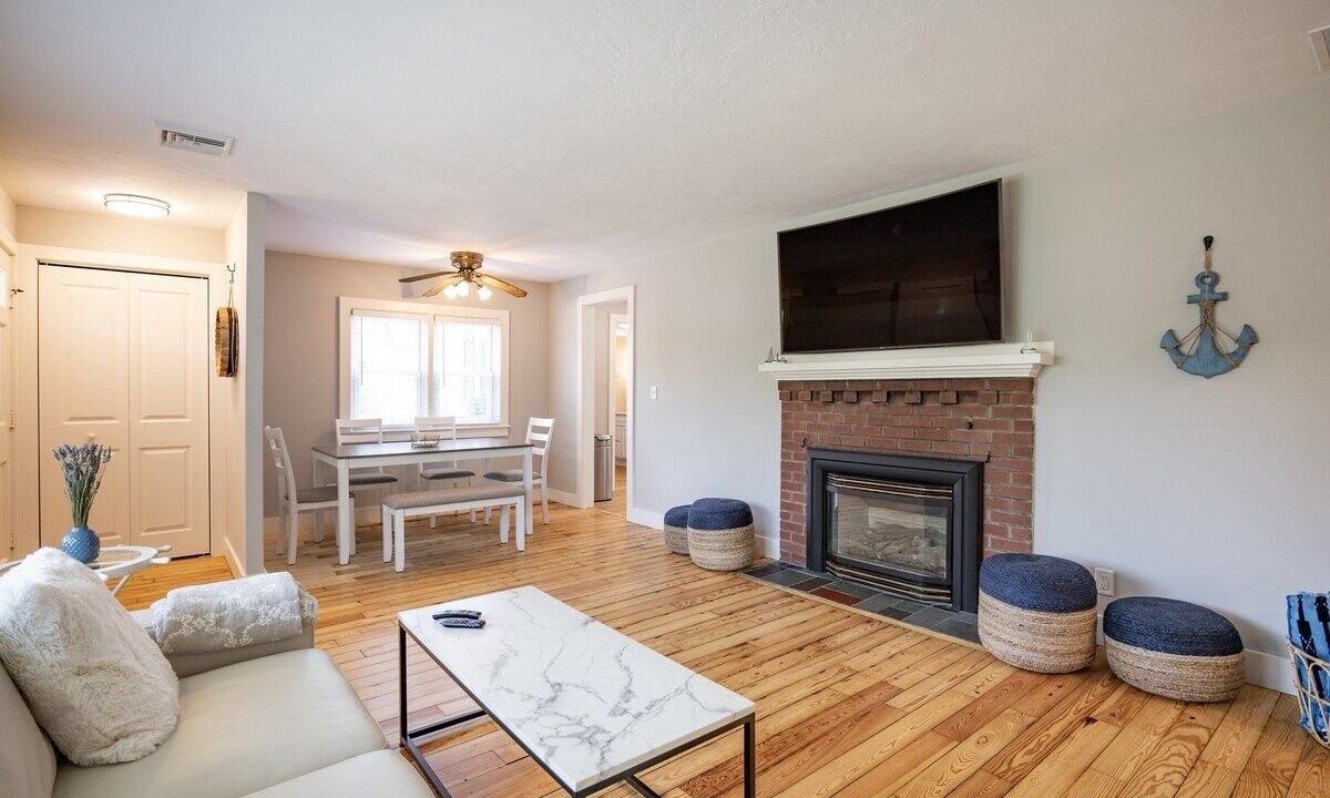 Photo of Livingroom in Hyannis