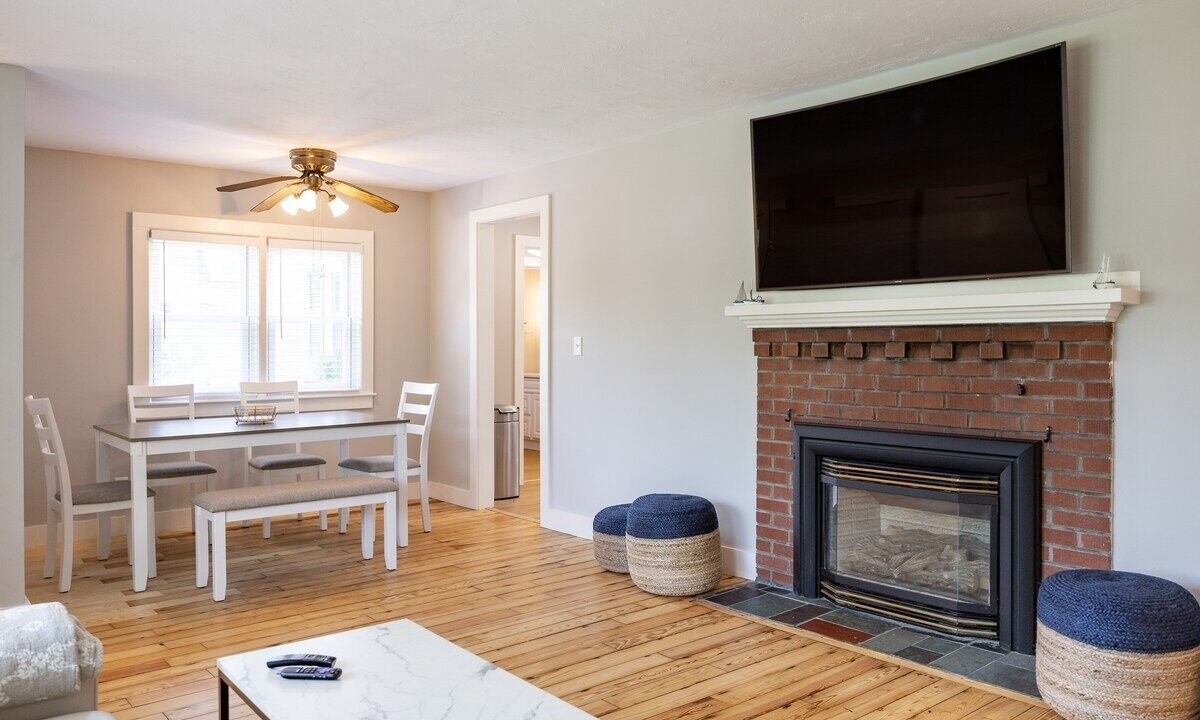 Photo of Livingroom in Hyannis