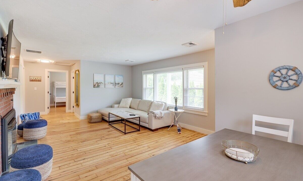 Photo of Livingroom in Hyannis