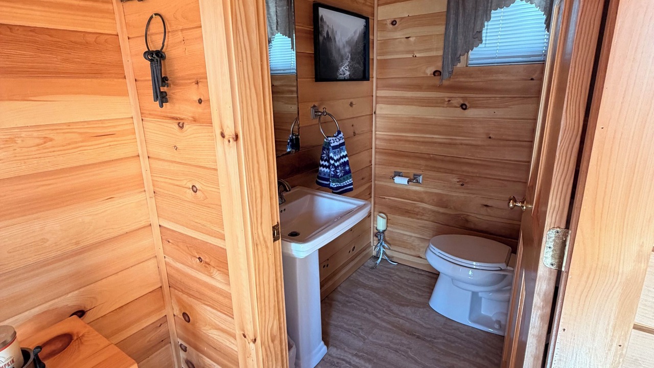 Photo of Bathroom in Errol
