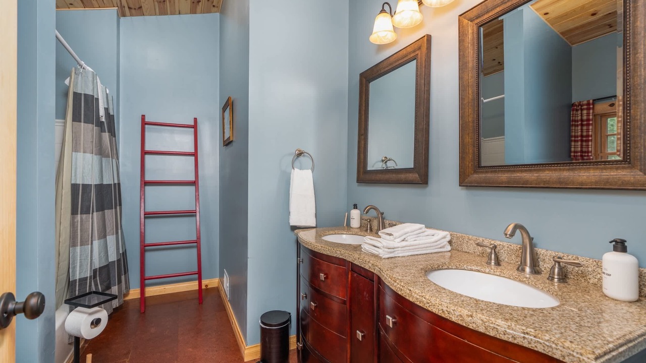 Photo of Bathroom in Townshend