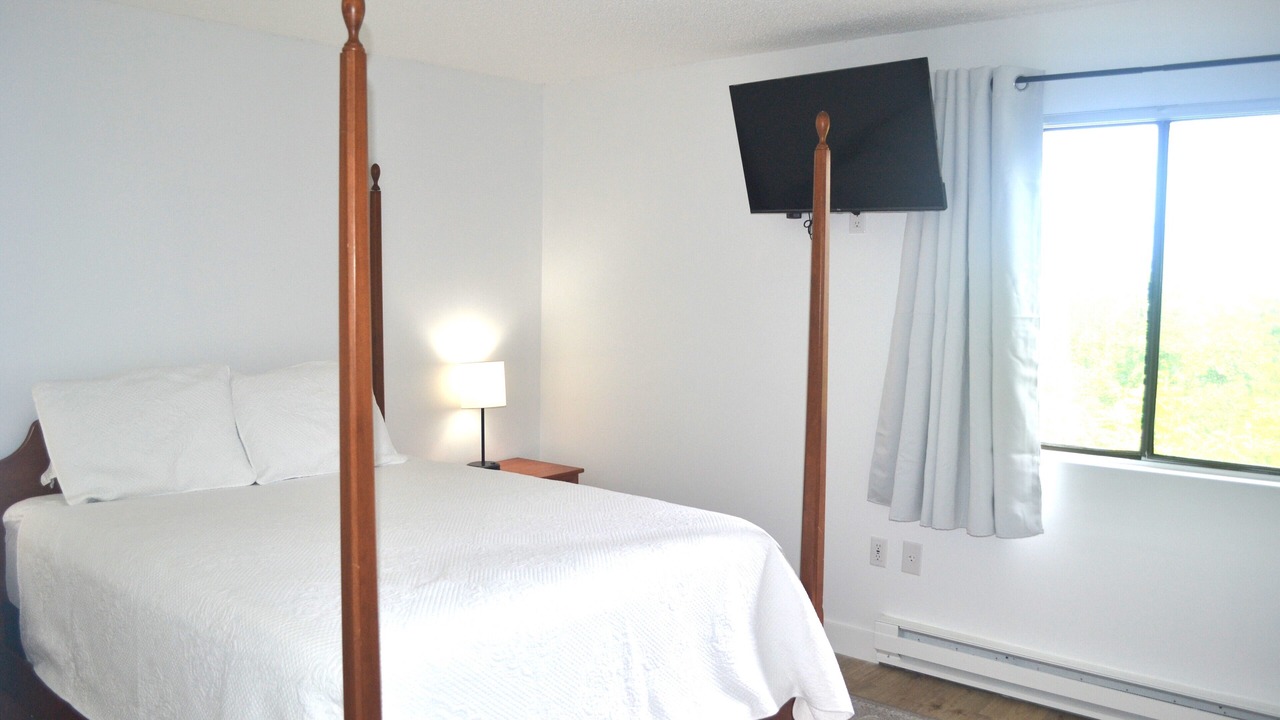Photo of Bedroom in Weirs Beach