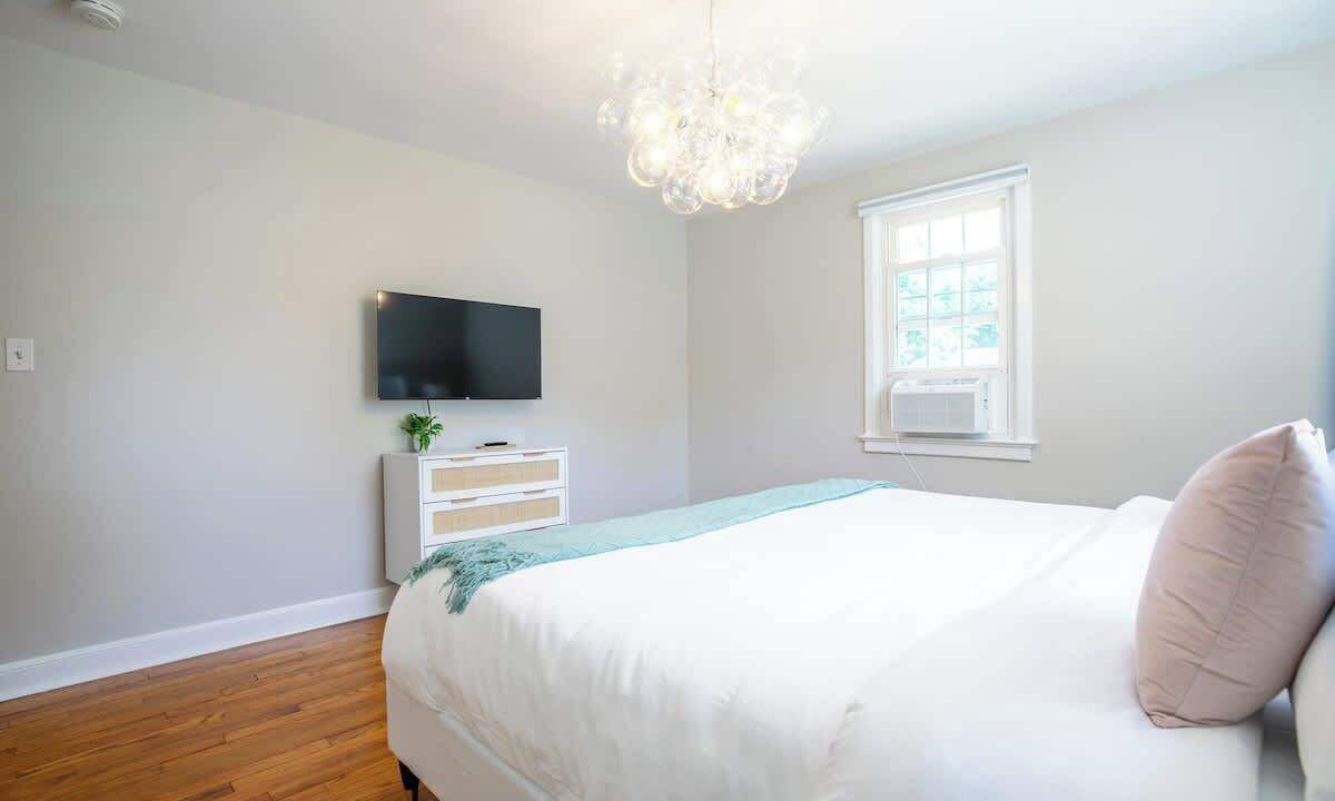 Photo of Bedroom in Norwalk