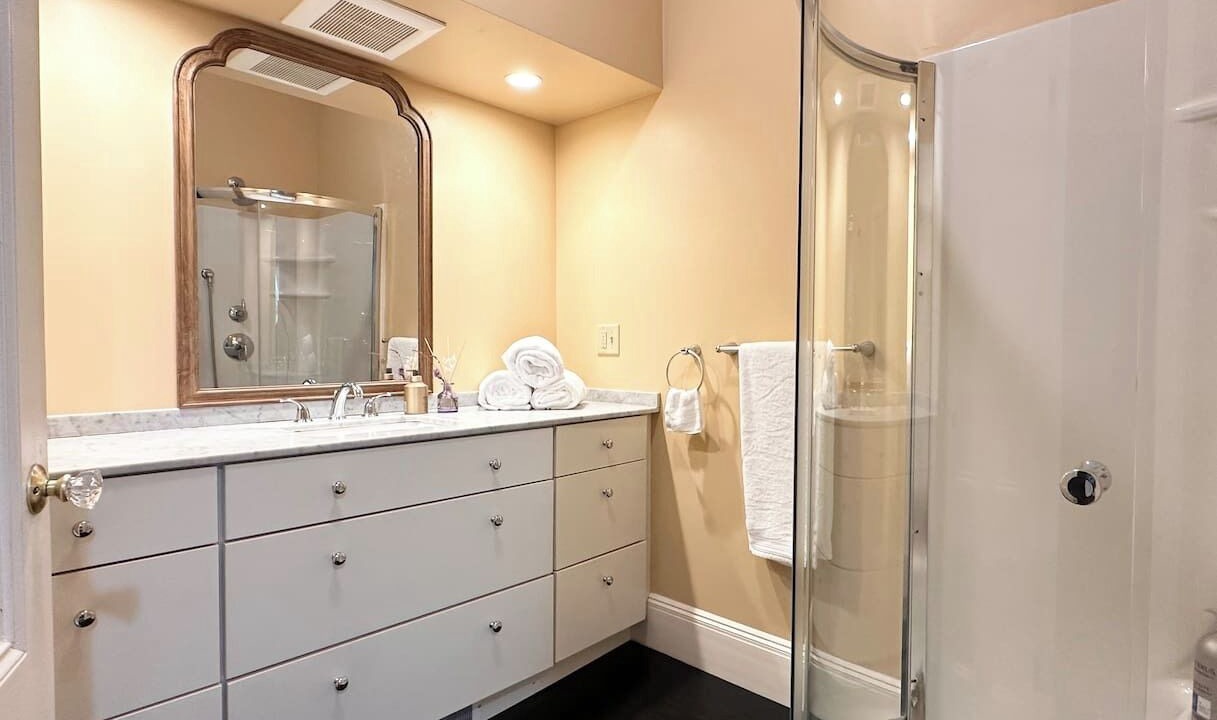 Photo of Bathroom in College Hill
