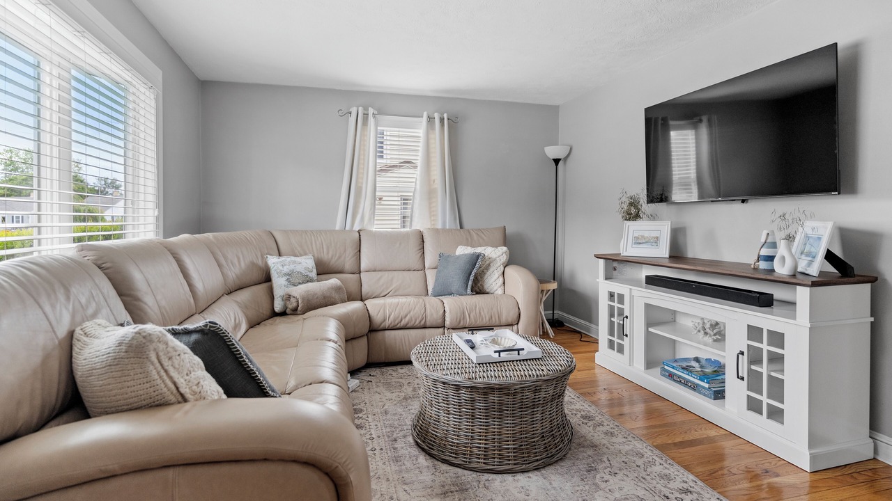 Photo of Livingroom in Newport East