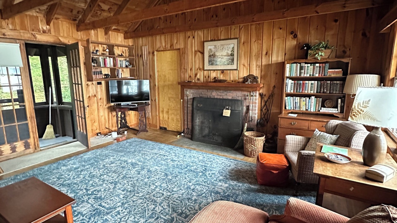 Photo of Livingroom in Moultonborough