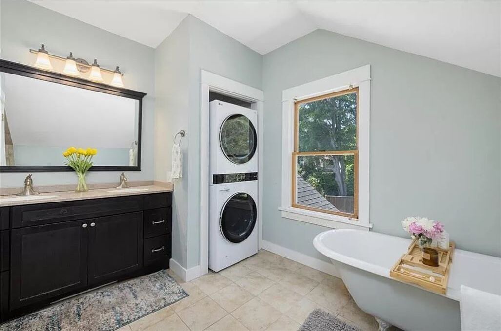 Photo of Bathroom in Jamestown