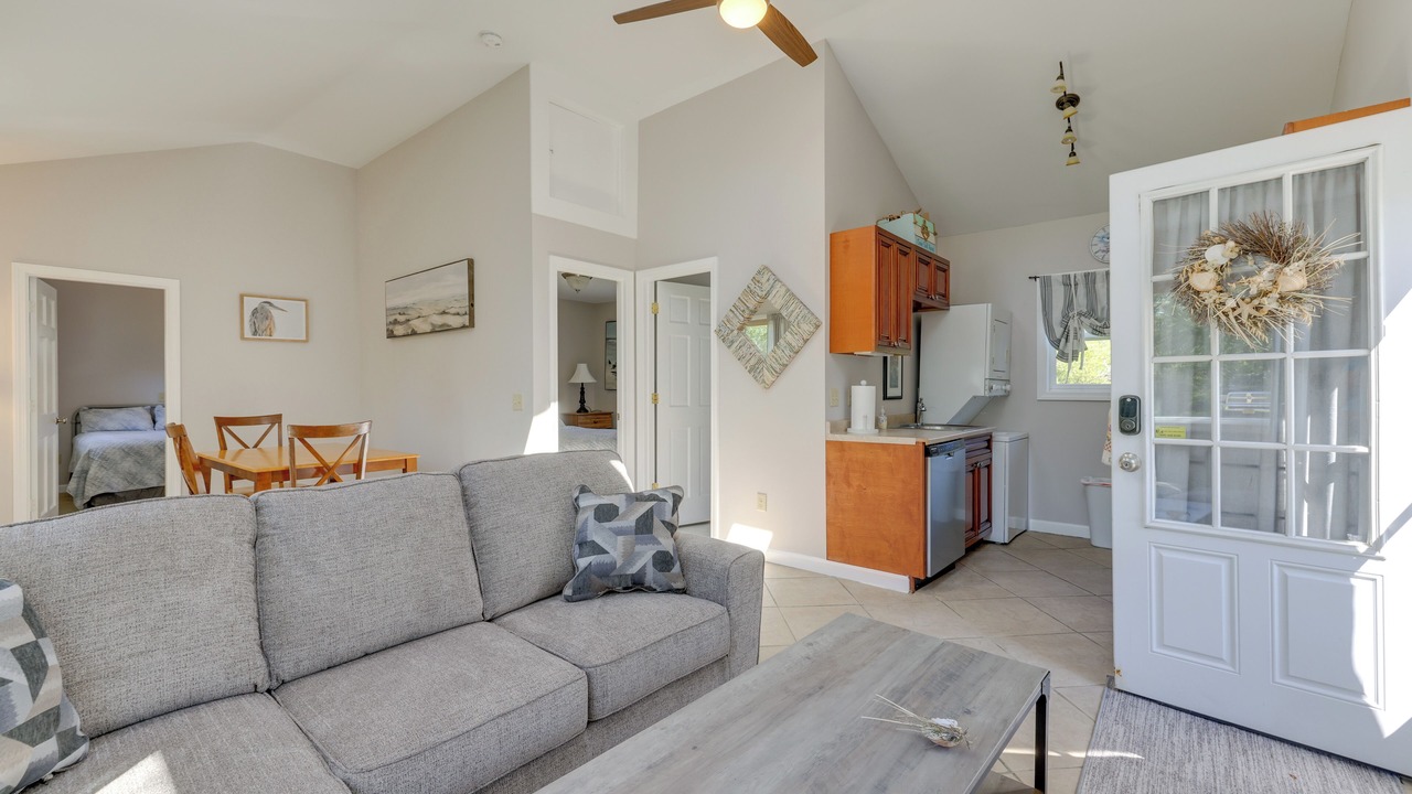 Photo of Livingroom in North Truro