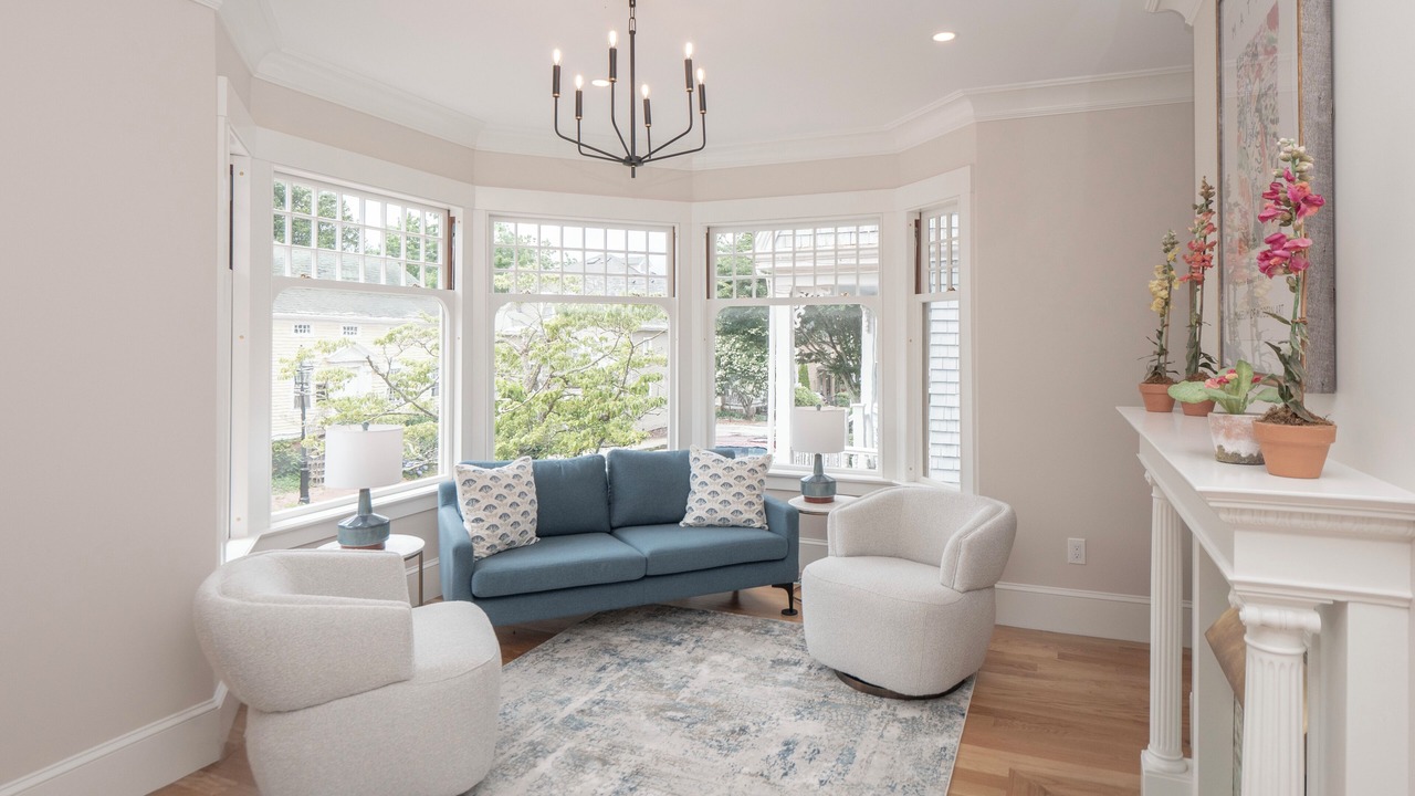 Photo of Livingroom in Historic Hill