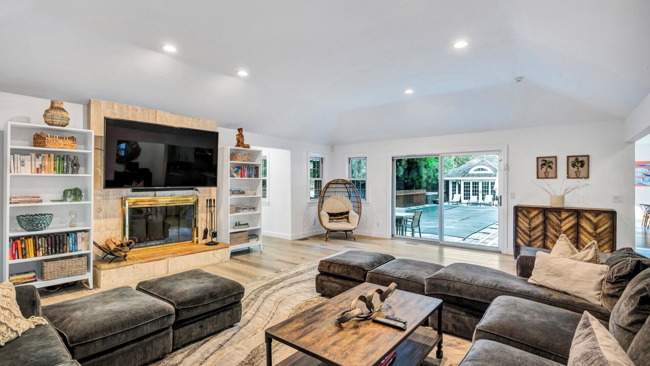 Photo of Livingroom in Noyack