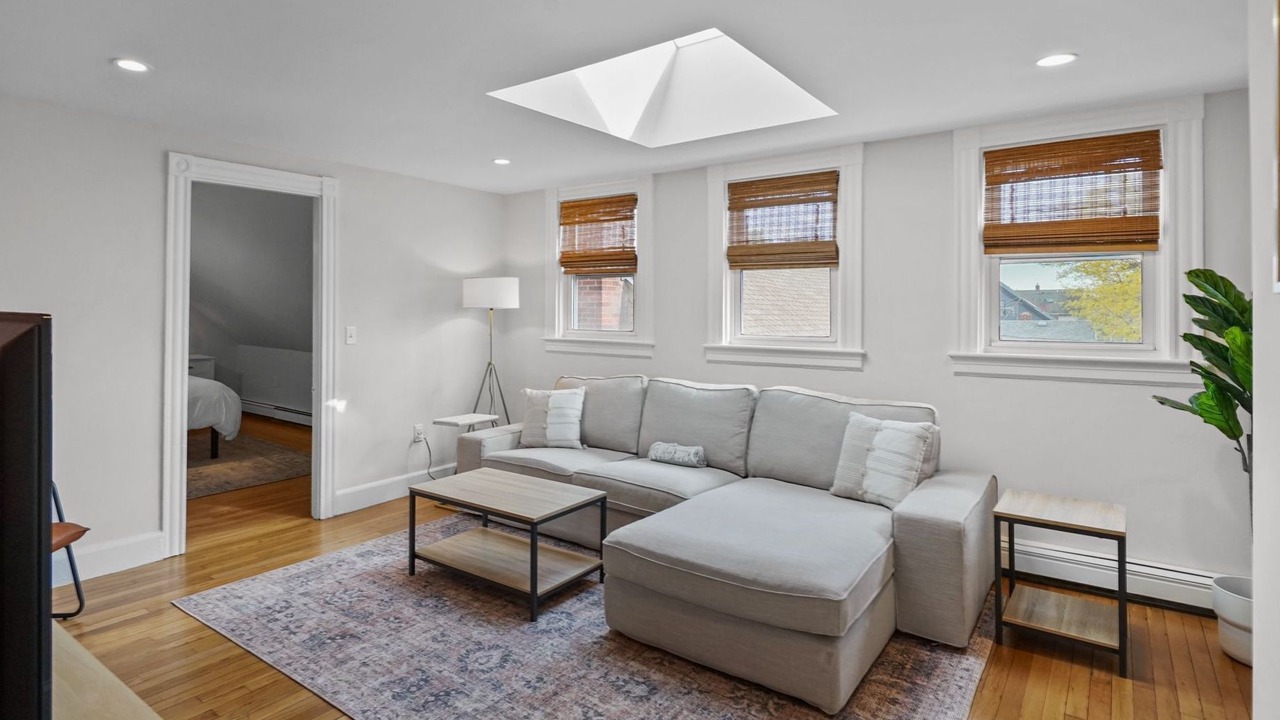 Photo of Livingroom in Warren