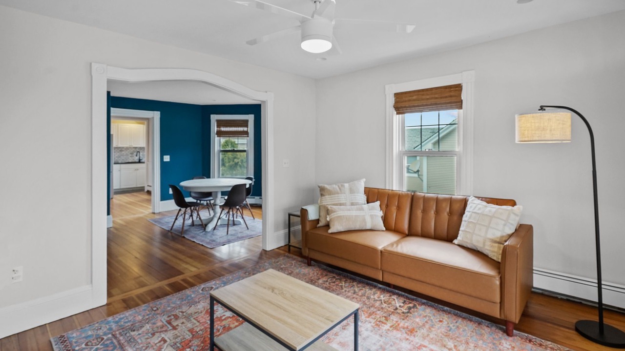 Photo of Livingroom in Warren