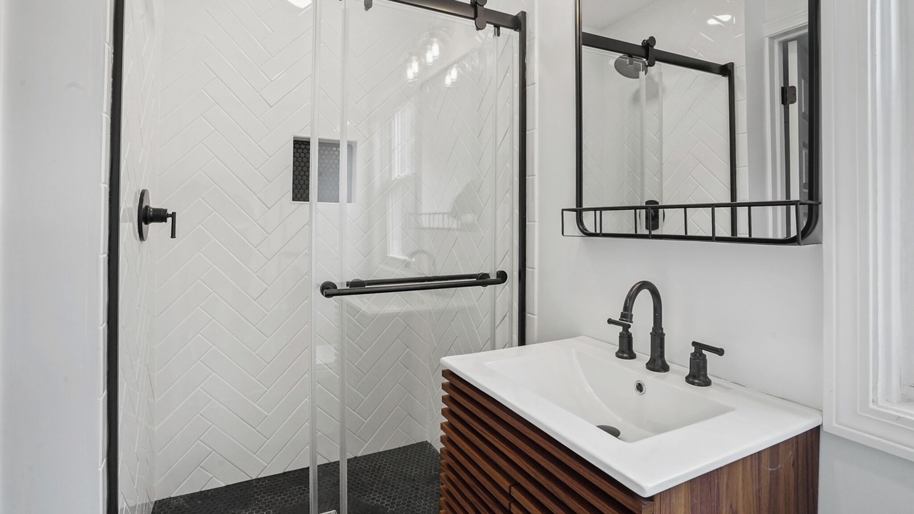 Photo of Bathroom in Warren