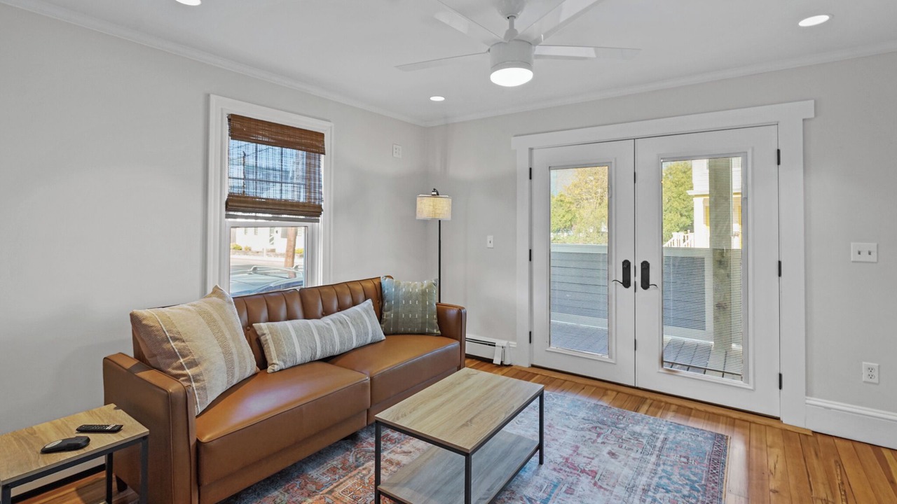 Photo of Livingroom in Warren