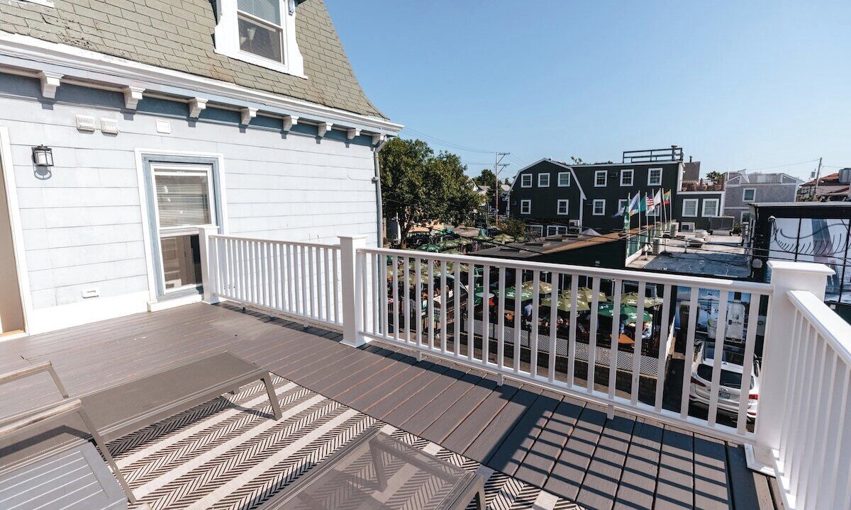 Photo of Patio Balcony in Yachting Village