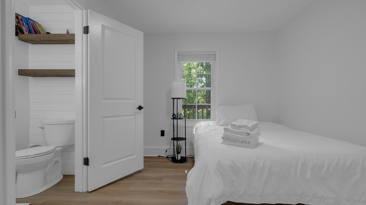Photo of Bedroom in Salem