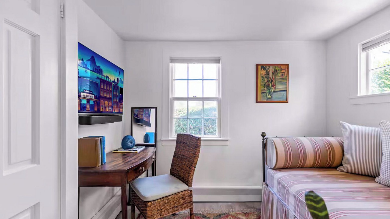 Photo of Bedroom in Commercial Street