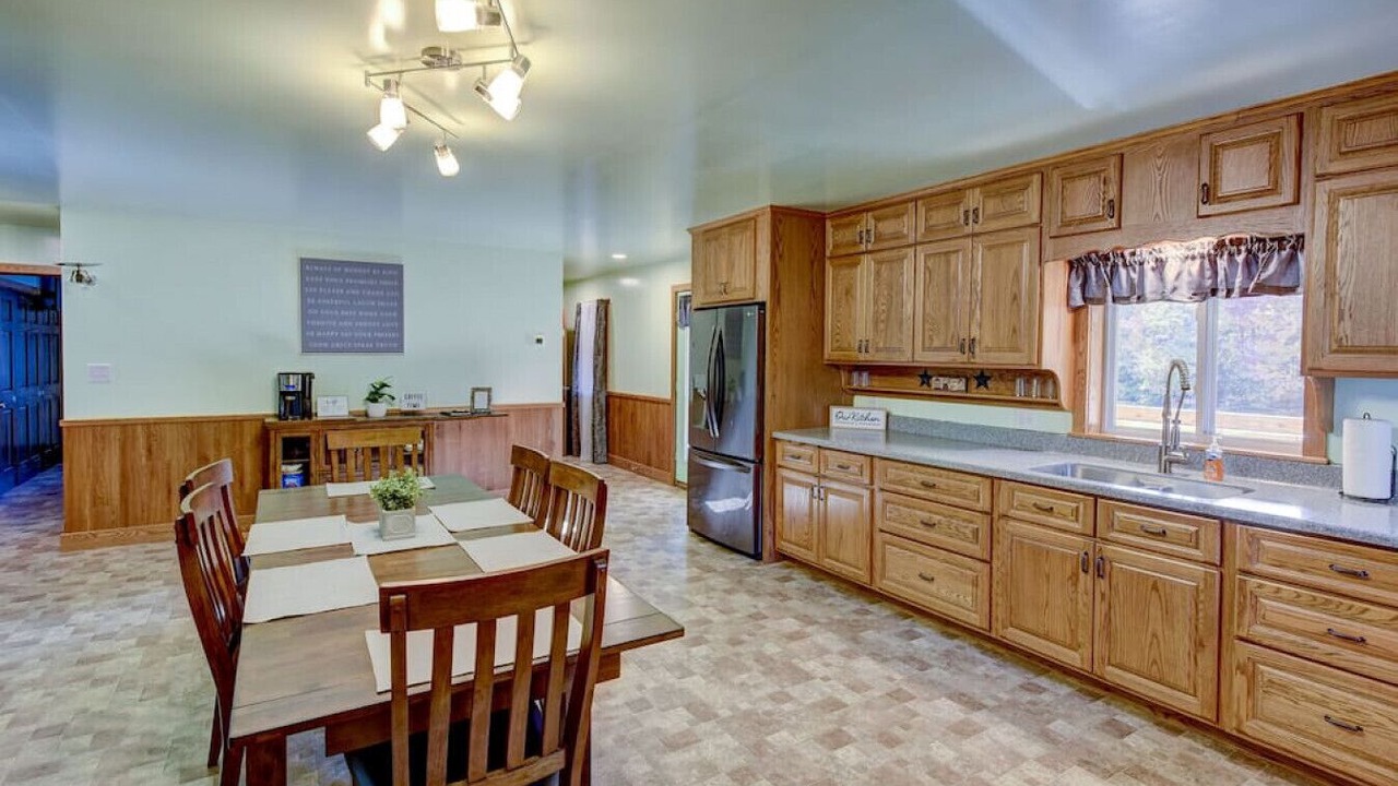 Photo of Kitchen in Salisbury Center