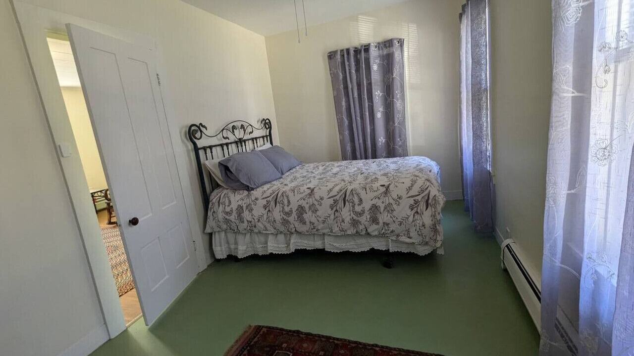 Photo of Bedroom in Shelburne