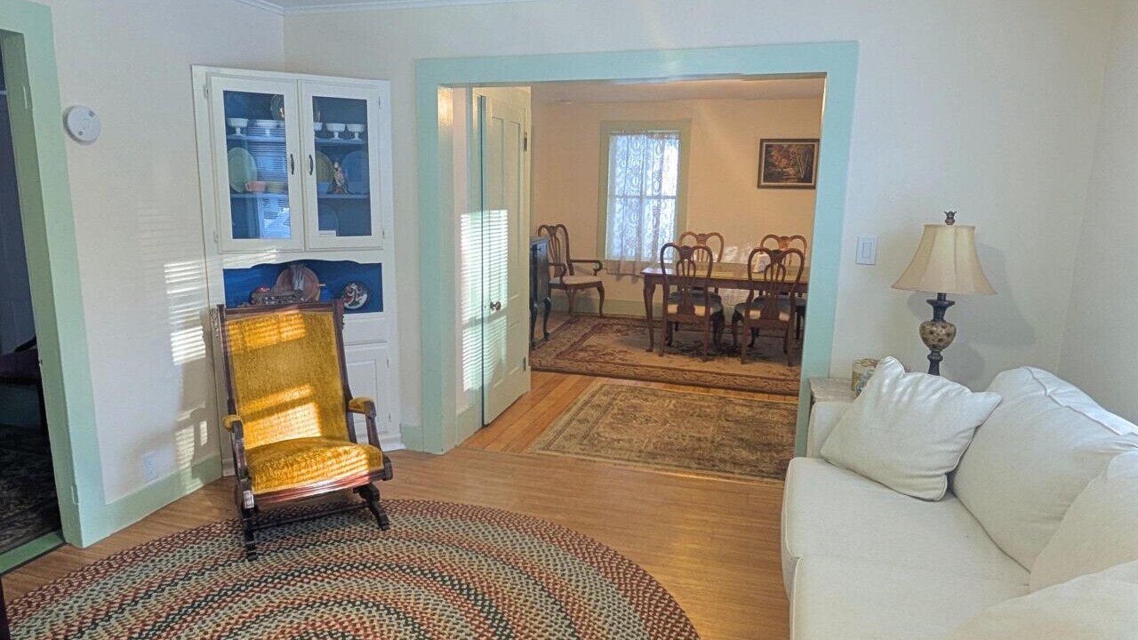 Photo of Livingroom in Shelburne