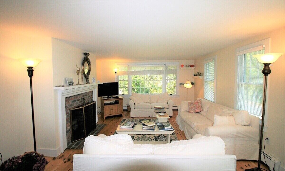 Photo of Livingroom in Eastham