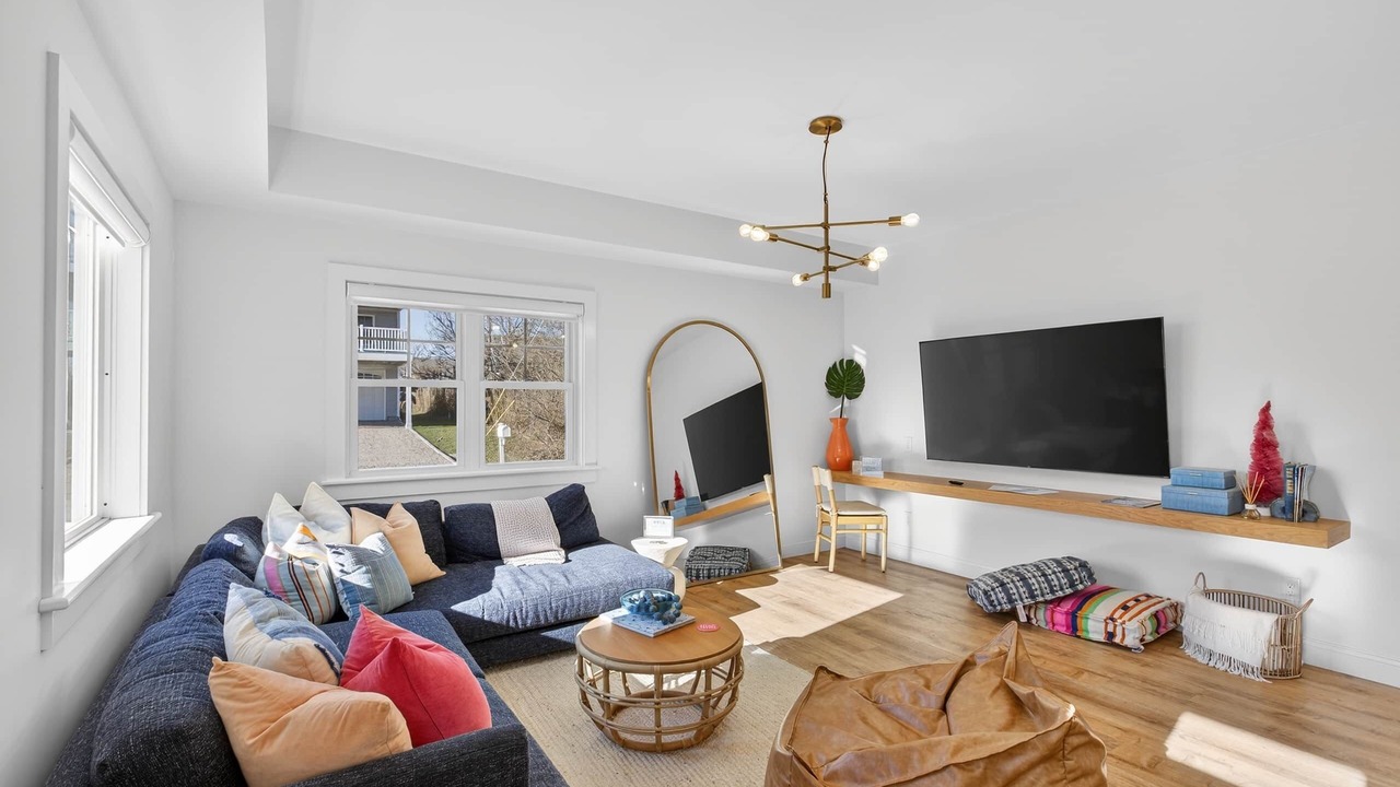 Photo of Bedroom in Eastward Look