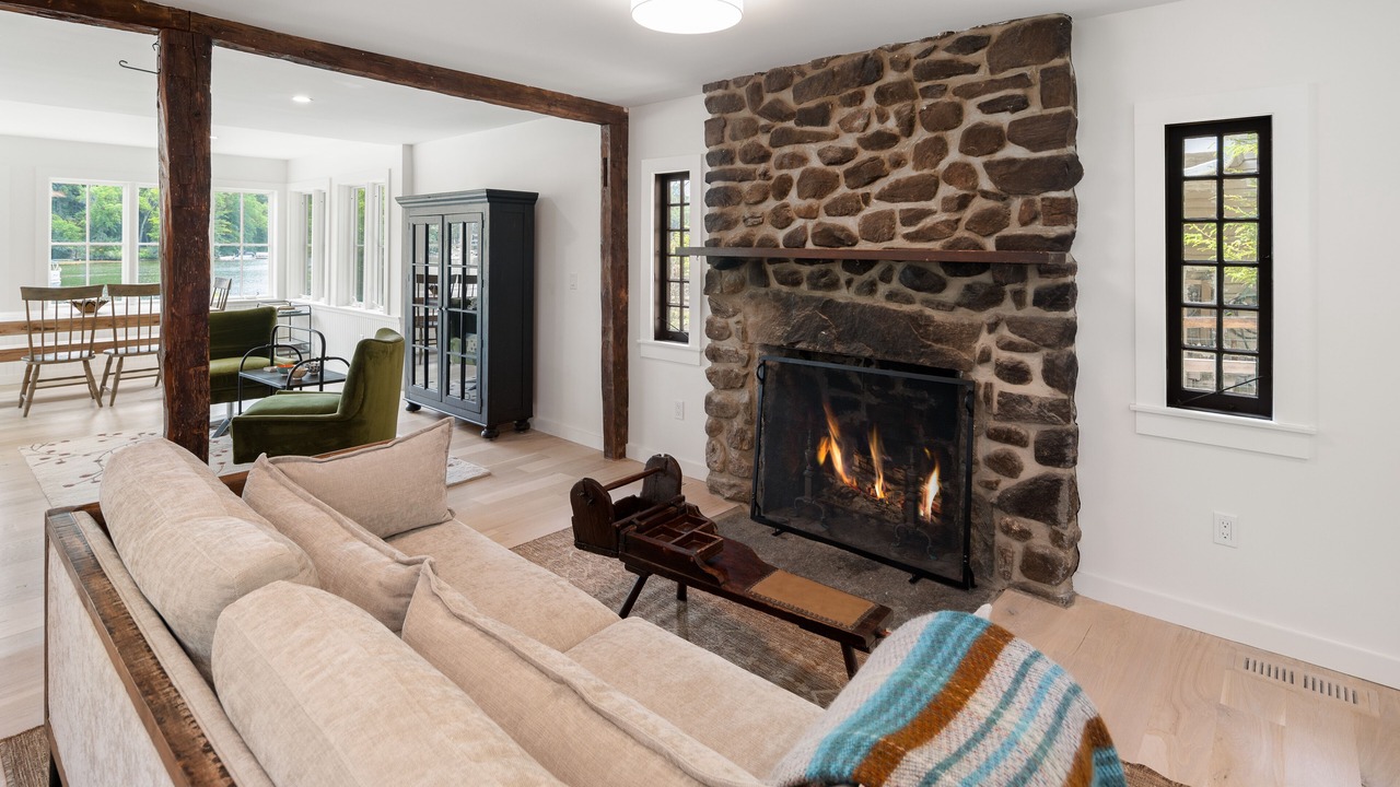 Photo of Livingroom in South Salem