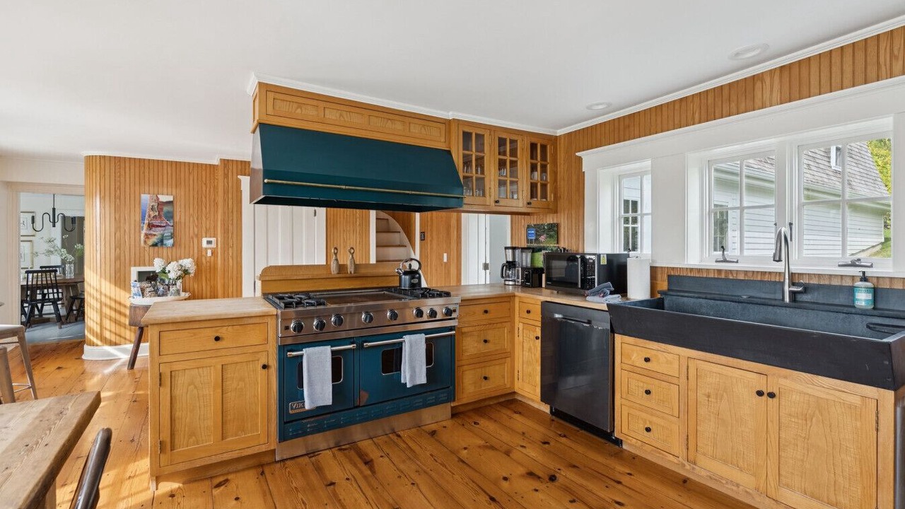 Photo of Kitchen in York Harbor